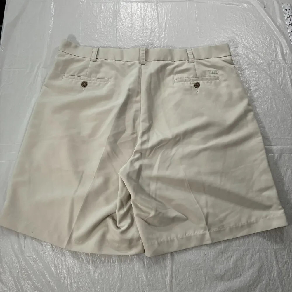 Izod Chino Shorts Men's Size 38 Tan Pleated Casual Summer Shorts Golf